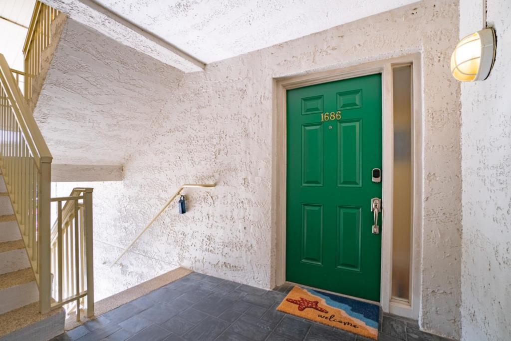 1686 Bluff Villas Renovated Sleeps 8 Walk To Salty Dog Sea Pines ヒルトンヘッドアイランド エクステリア 写真