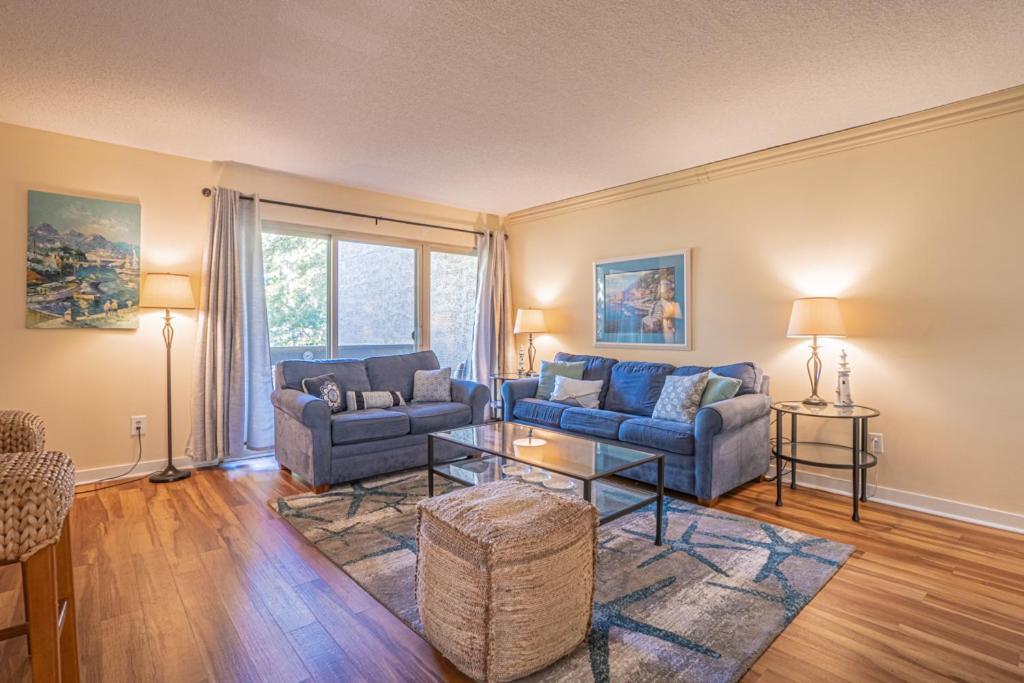1686 Bluff Villas Renovated Sleeps 8 Walk To Salty Dog Sea Pines ヒルトンヘッドアイランド エクステリア 写真