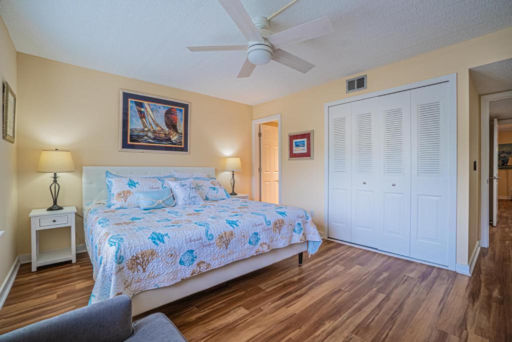 1686 Bluff Villas Renovated Sleeps 8 Walk To Salty Dog Sea Pines ヒルトンヘッドアイランド エクステリア 写真