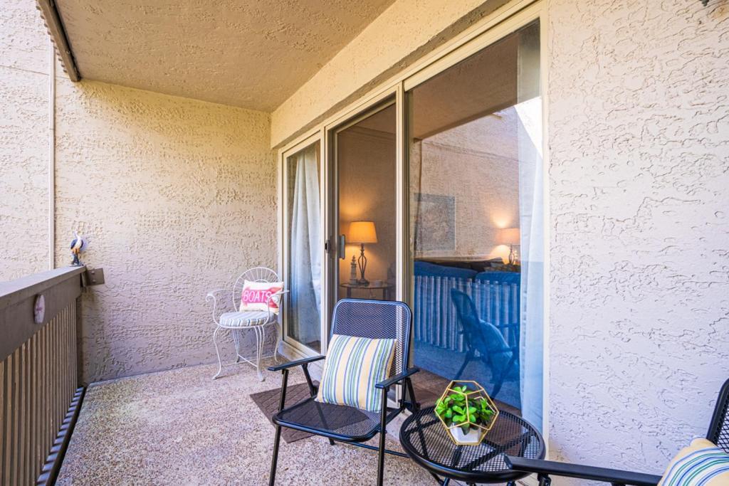 1686 Bluff Villas Renovated Sleeps 8 Walk To Salty Dog Sea Pines ヒルトンヘッドアイランド エクステリア 写真