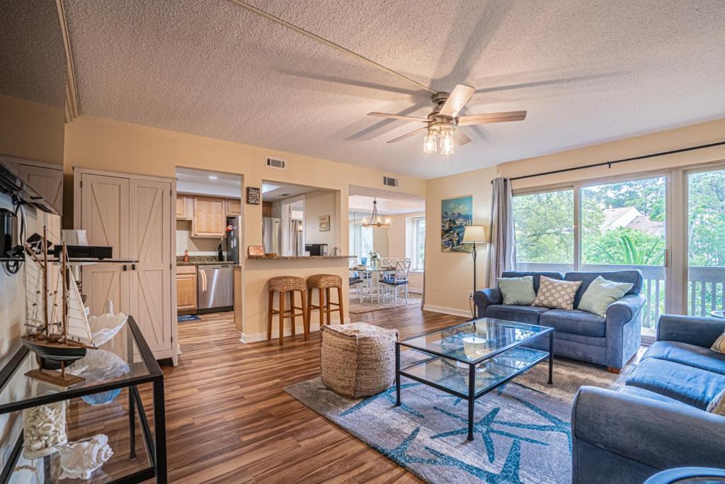 1686 Bluff Villas Renovated Sleeps 8 Walk To Salty Dog Sea Pines ヒルトンヘッドアイランド エクステリア 写真