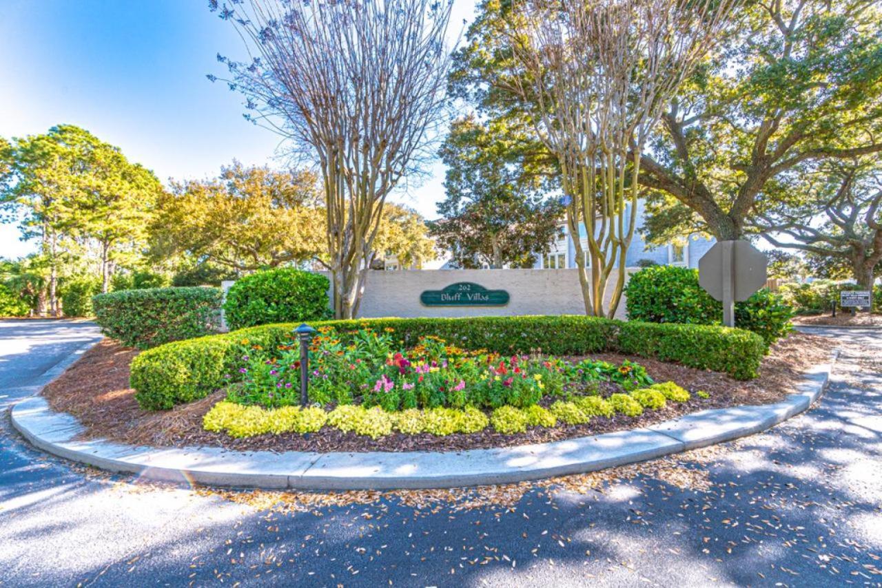 1686 Bluff Villas Renovated Sleeps 8 Walk To Salty Dog Sea Pines ヒルトンヘッドアイランド エクステリア 写真