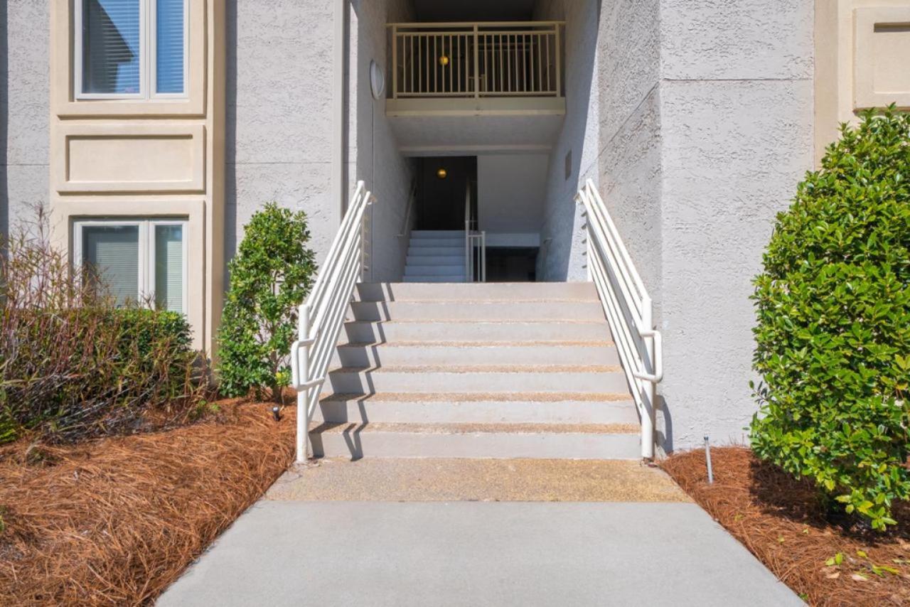 1686 Bluff Villas Renovated Sleeps 8 Walk To Salty Dog Sea Pines ヒルトンヘッドアイランド エクステリア 写真