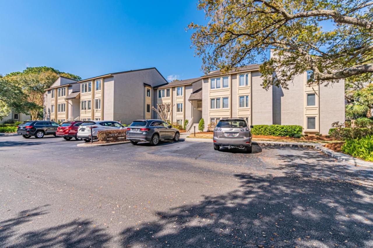 1686 Bluff Villas Renovated Sleeps 8 Walk To Salty Dog Sea Pines ヒルトンヘッドアイランド エクステリア 写真