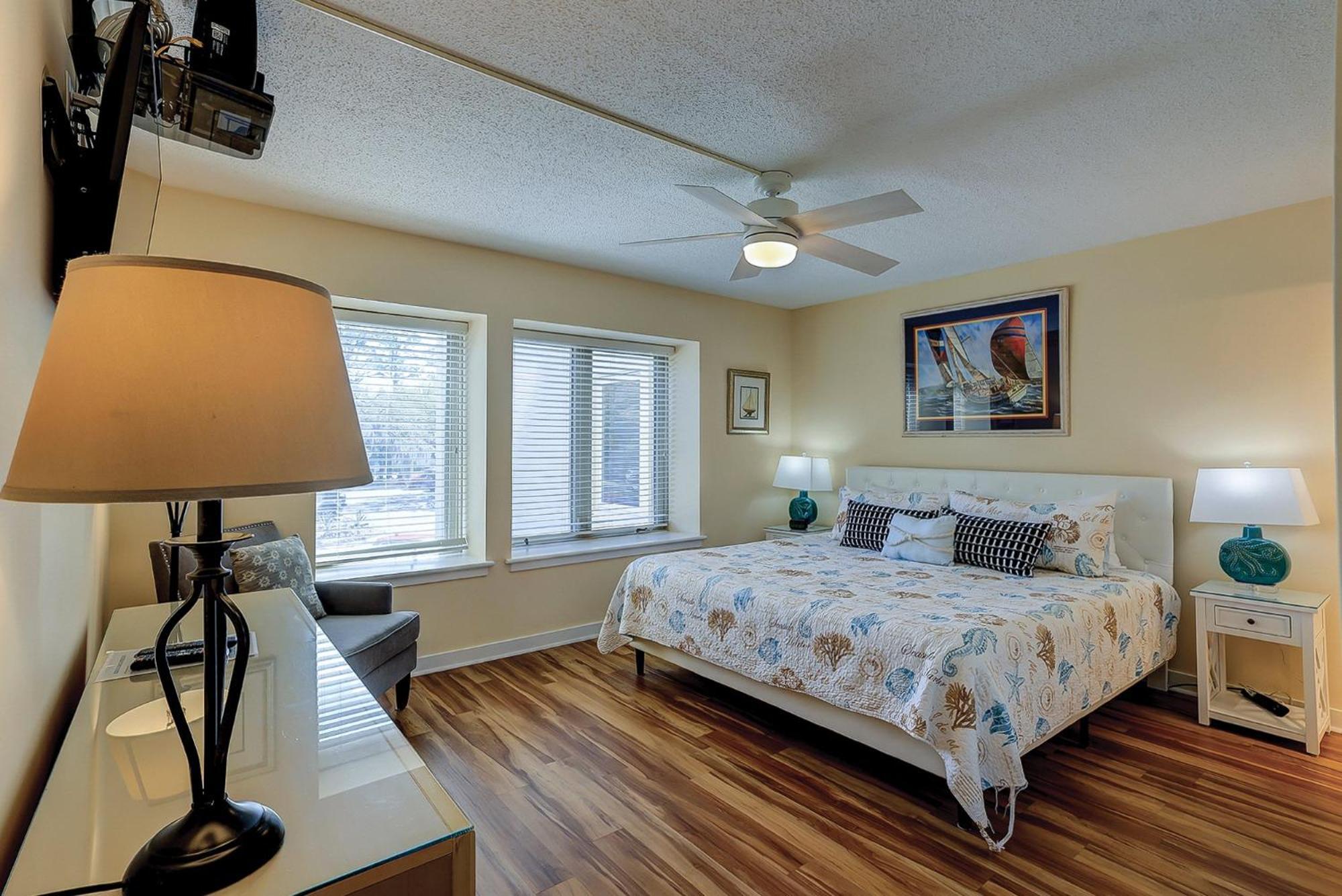 1686 Bluff Villas Renovated Sleeps 8 Walk To Salty Dog Sea Pines ヒルトンヘッドアイランド エクステリア 写真