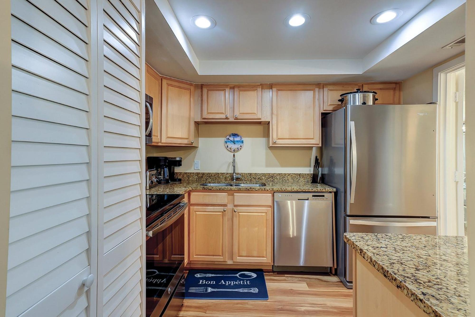 1686 Bluff Villas Renovated Sleeps 8 Walk To Salty Dog Sea Pines ヒルトンヘッドアイランド エクステリア 写真