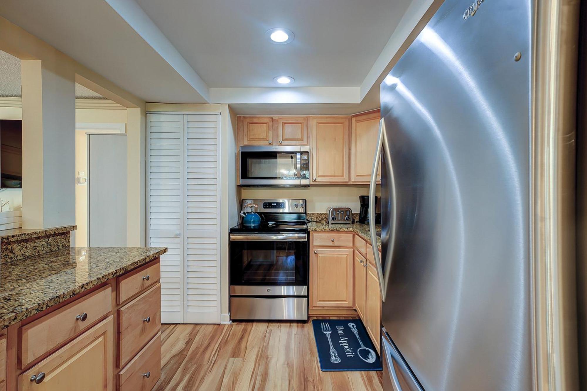 1686 Bluff Villas Renovated Sleeps 8 Walk To Salty Dog Sea Pines ヒルトンヘッドアイランド エクステリア 写真