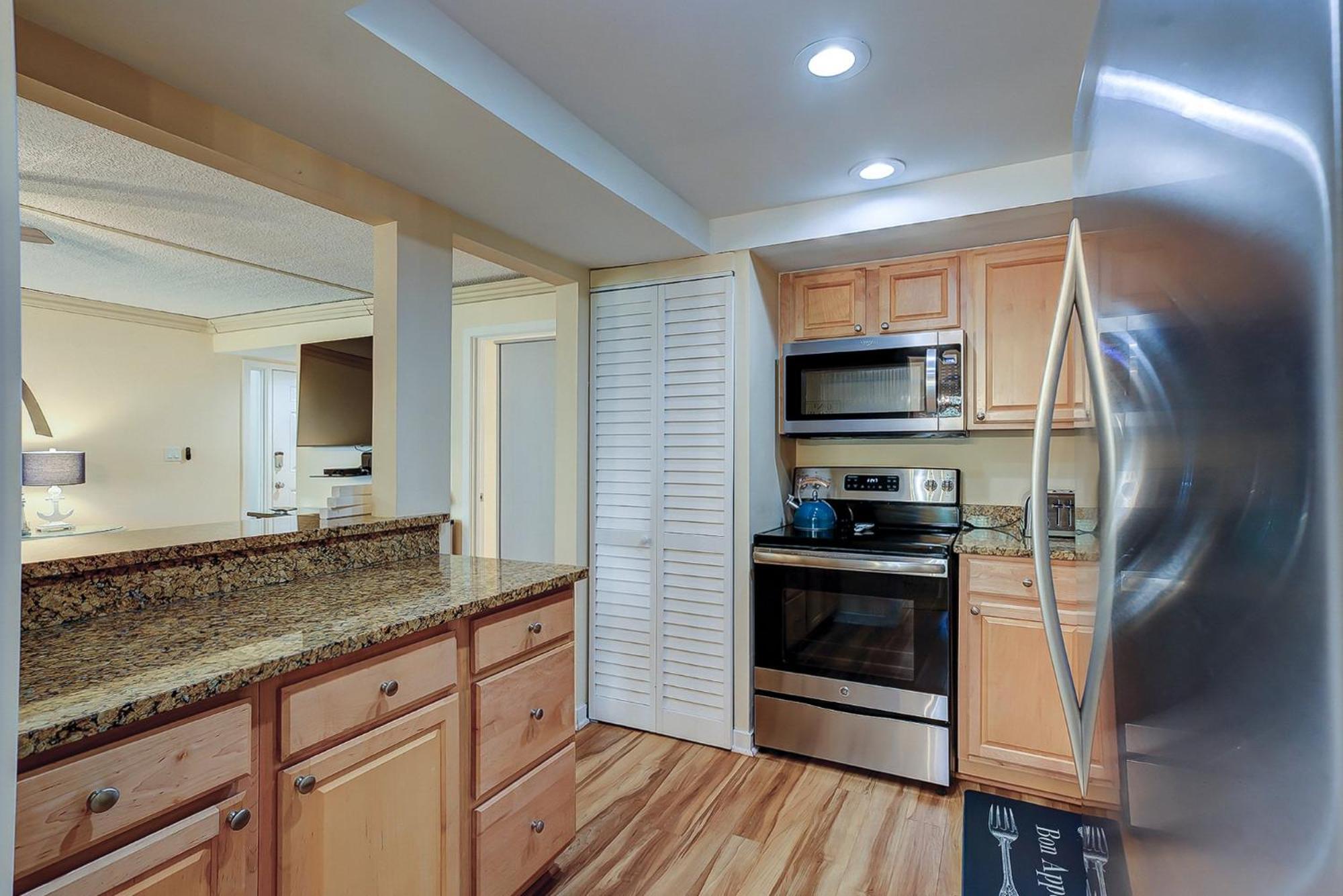 1686 Bluff Villas Renovated Sleeps 8 Walk To Salty Dog Sea Pines ヒルトンヘッドアイランド エクステリア 写真